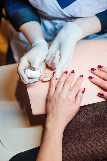 hybrid manicure